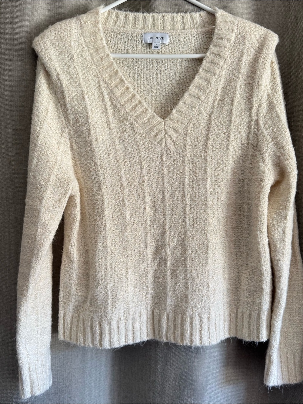 Evereve Cream with Gold V-Neck Textured Knit Sweater size Small